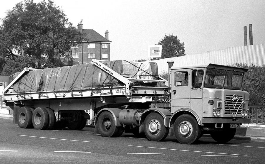  Foden S60 6x2 Tractor 1968 года  (фото 2 из 3)